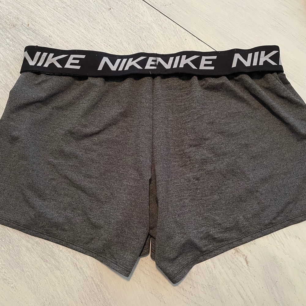 nike dry fit shorts XL